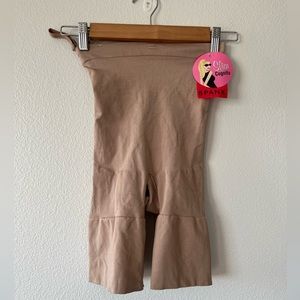 Spanx | Slim Cognito Shaping Mid-thigh Bodysuit